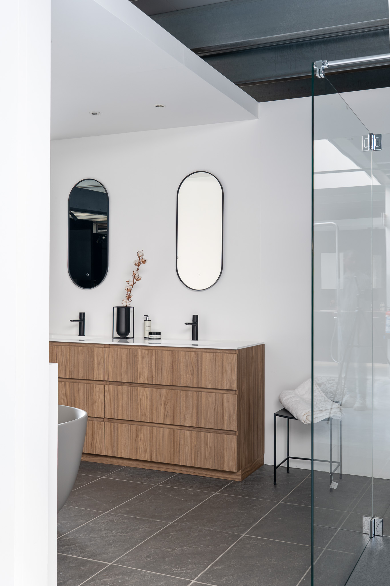 Vika Noix lavabo meubel